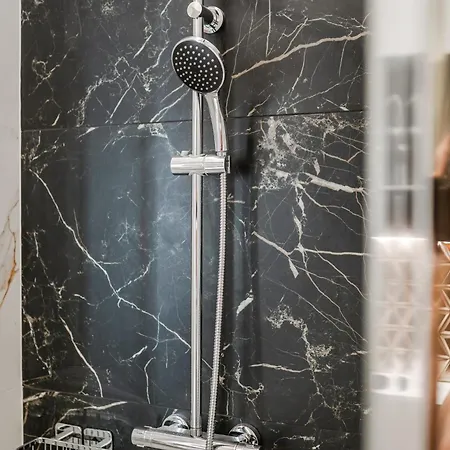 Apartment Ans Hanza Tower No 533 - Swimming Pool, Sauna, Jacuzzi, Viewing Terrace